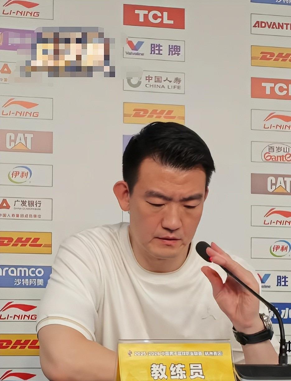 云开体育网址-6月1日，广厦队传3大消息：孙铭徽低迷 布朗孤树难支 王博遭质疑